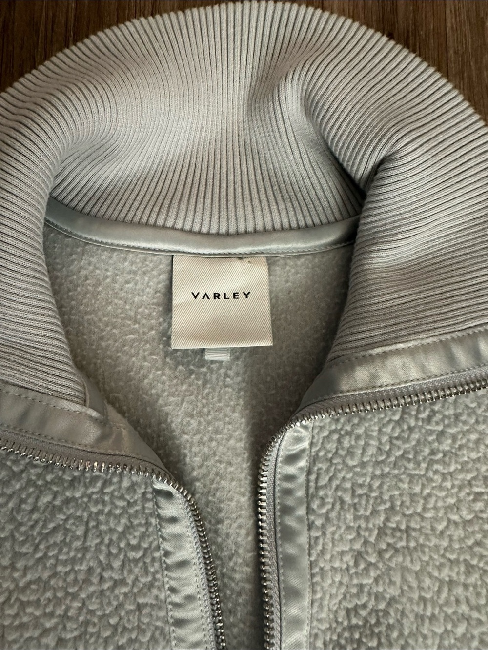 Varley Rosele half zip fleece Light Gray Sherpa. - Picture 5 of 8
